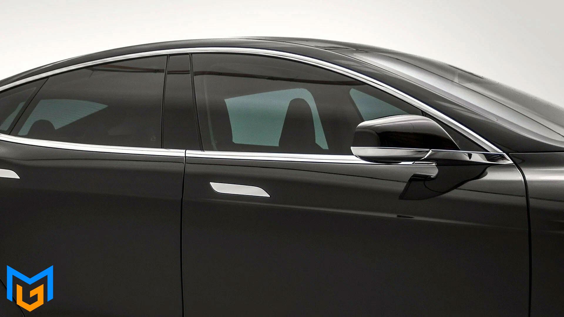 شیشه سولار در خودرو سواری