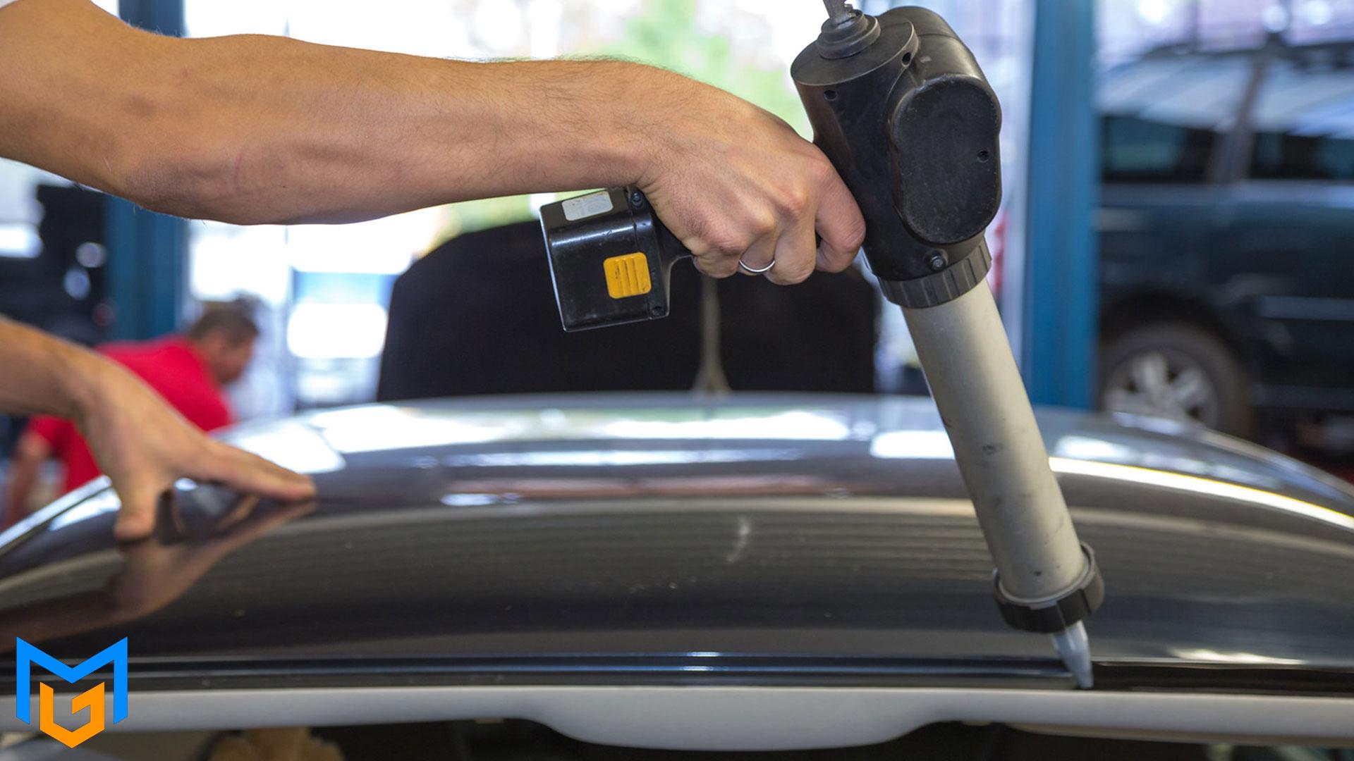 چسبکاری شیشه خودرو