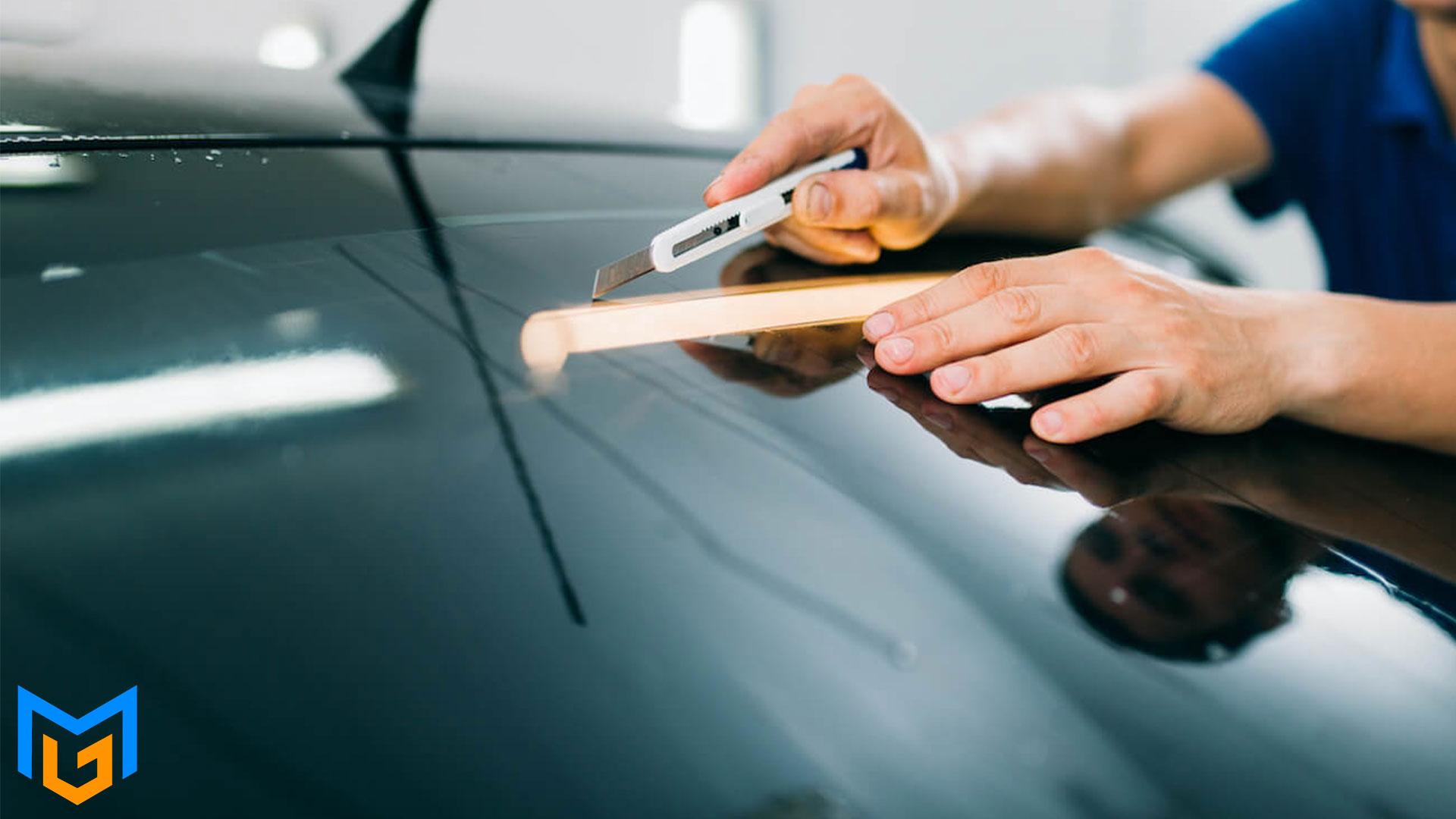 نصب دقیق شیشه خودرو با ابزار تخصصی