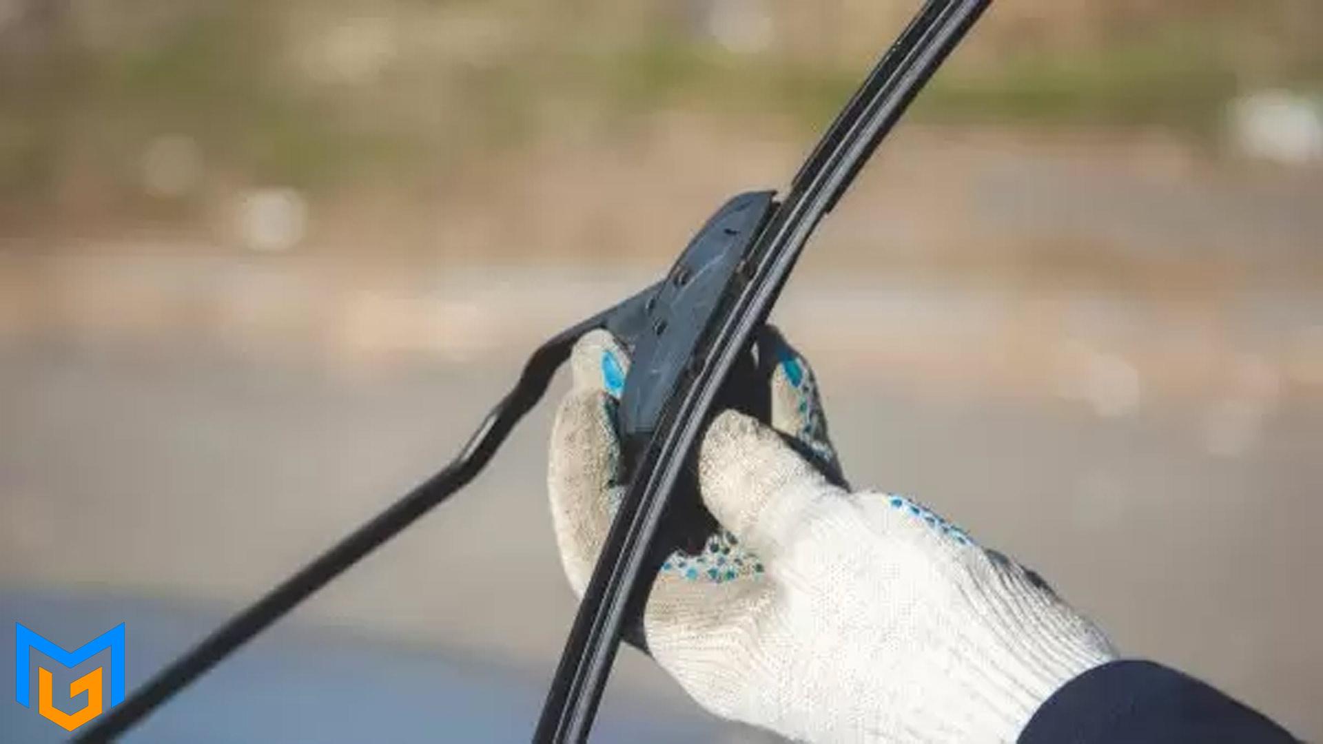 آسیب دیدن قاب تیغه برف پاک کن