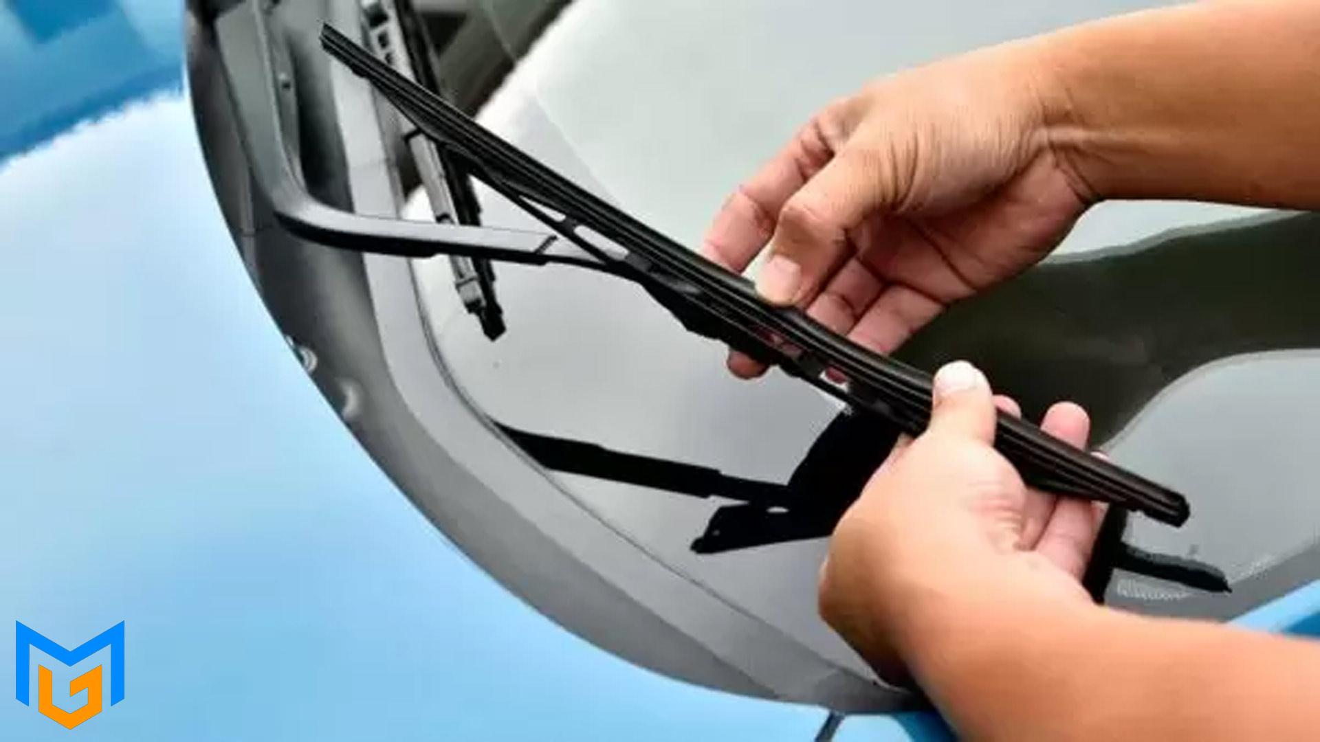 خراب شدن لاستیک تیغه برف‌پاک‌کن‌