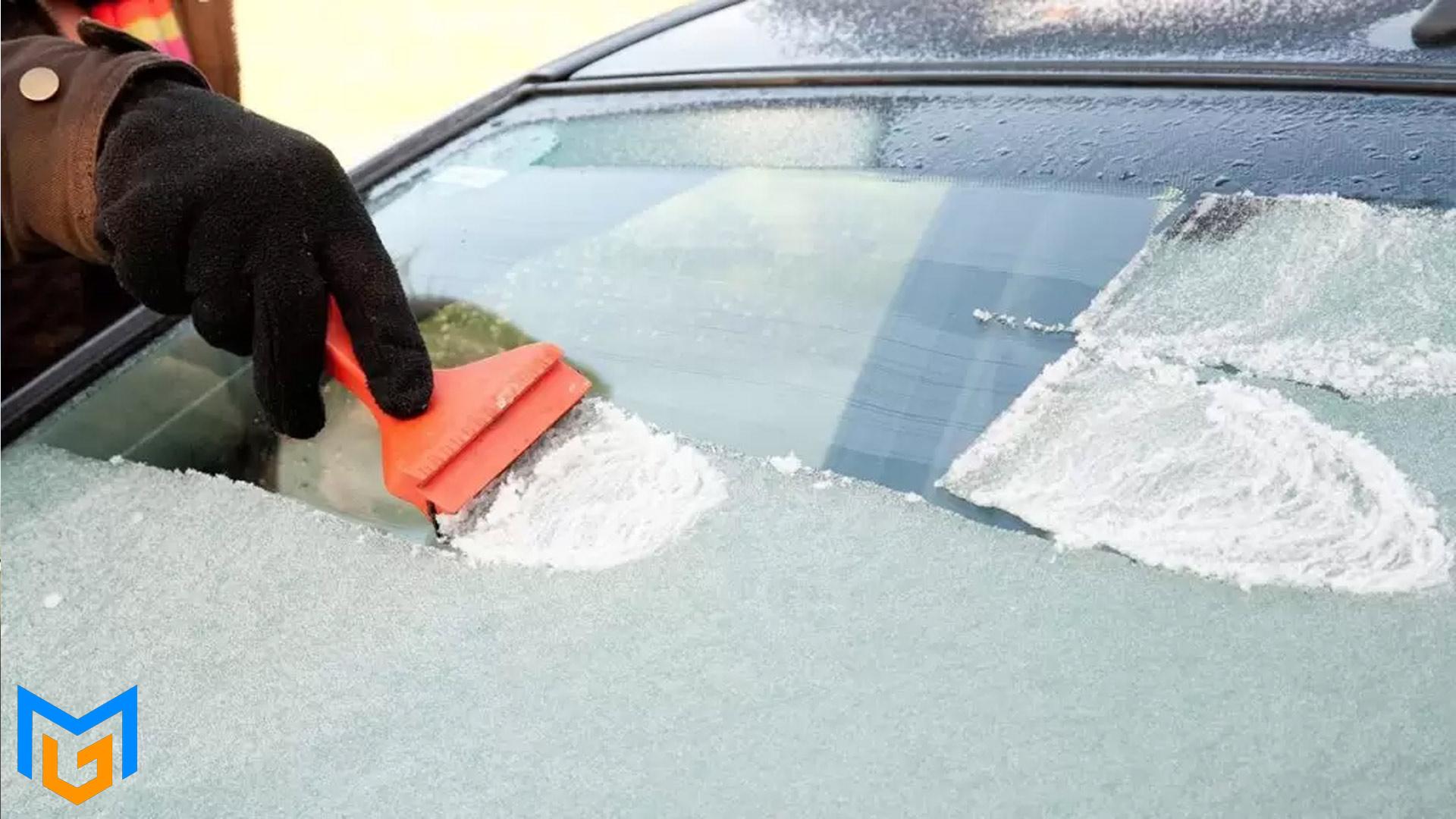  استفاده از یک کاردک مناسب