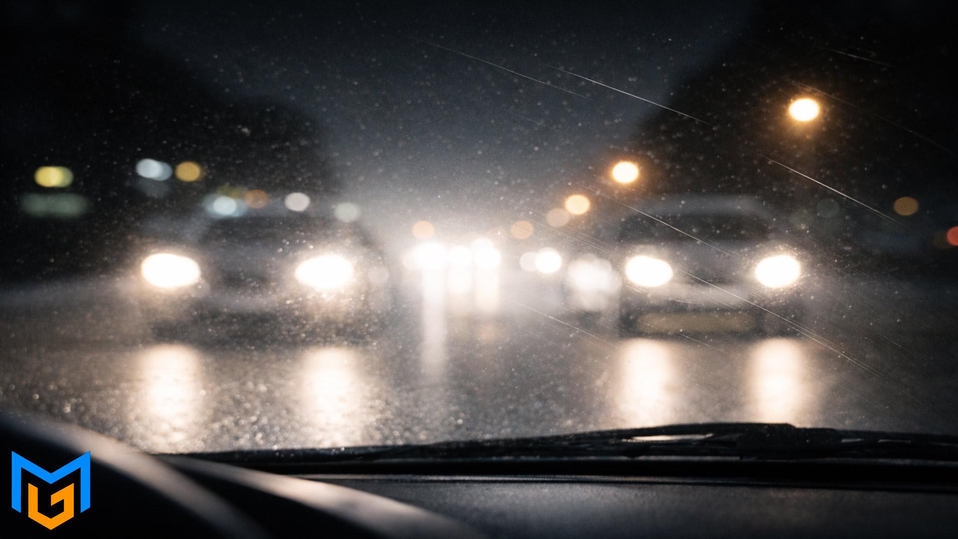 خط و خش‌های ریز روی شیشه جلو و تأثیر آن‌ها بر دید شب